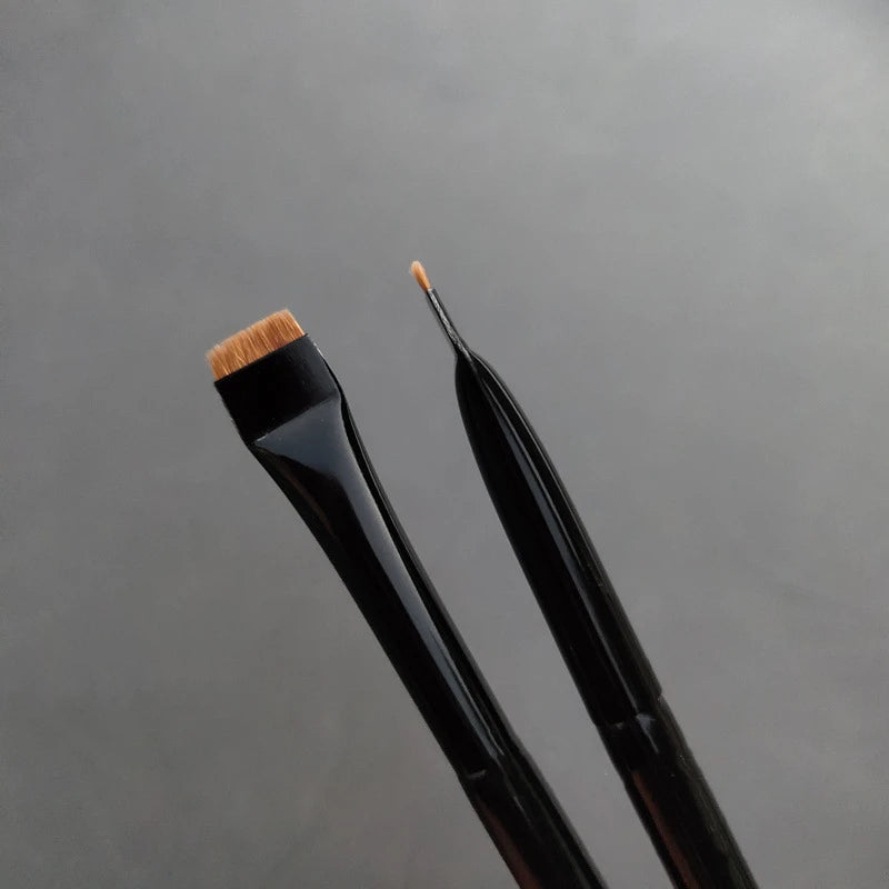 LOYBJ Angled Eyebrow & Fine Eyeliner Brush