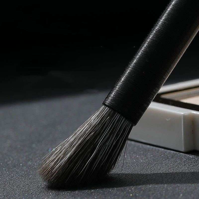 LOYBJ Angled Nose Shadow Brush