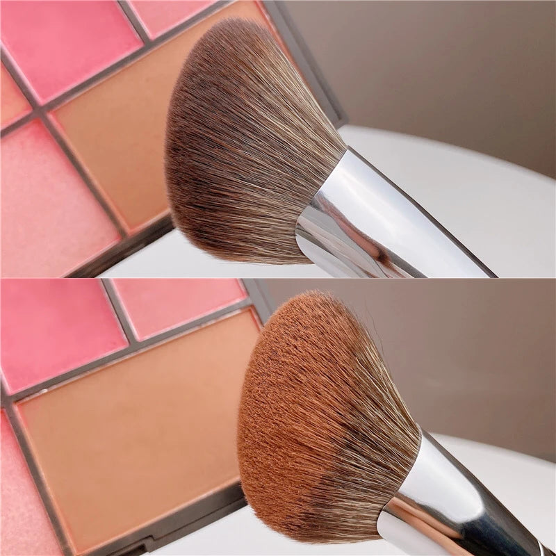 LOYBJ Fan-Shaped Face Contour Brush
