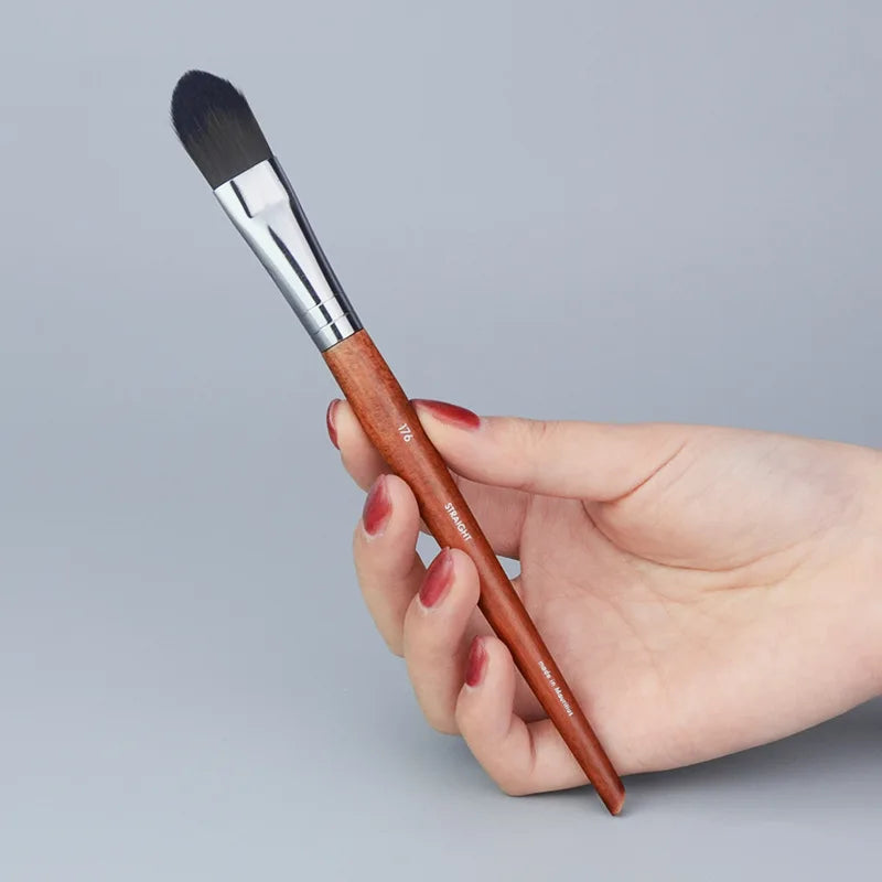 LOYBJ Professional Flat Foundation Brush