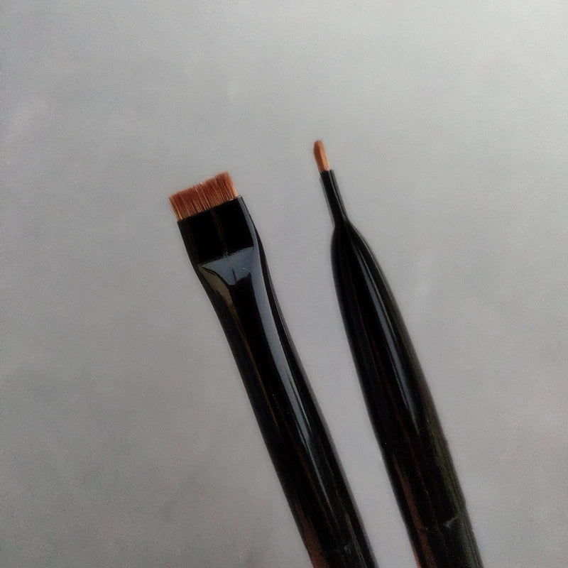 LOYBJ Angled Eyebrow & Fine Eyeliner Brush