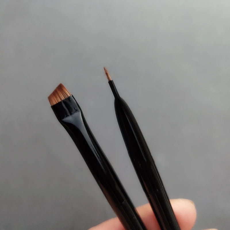 LOYBJ Angled Eyebrow & Fine Eyeliner Brush