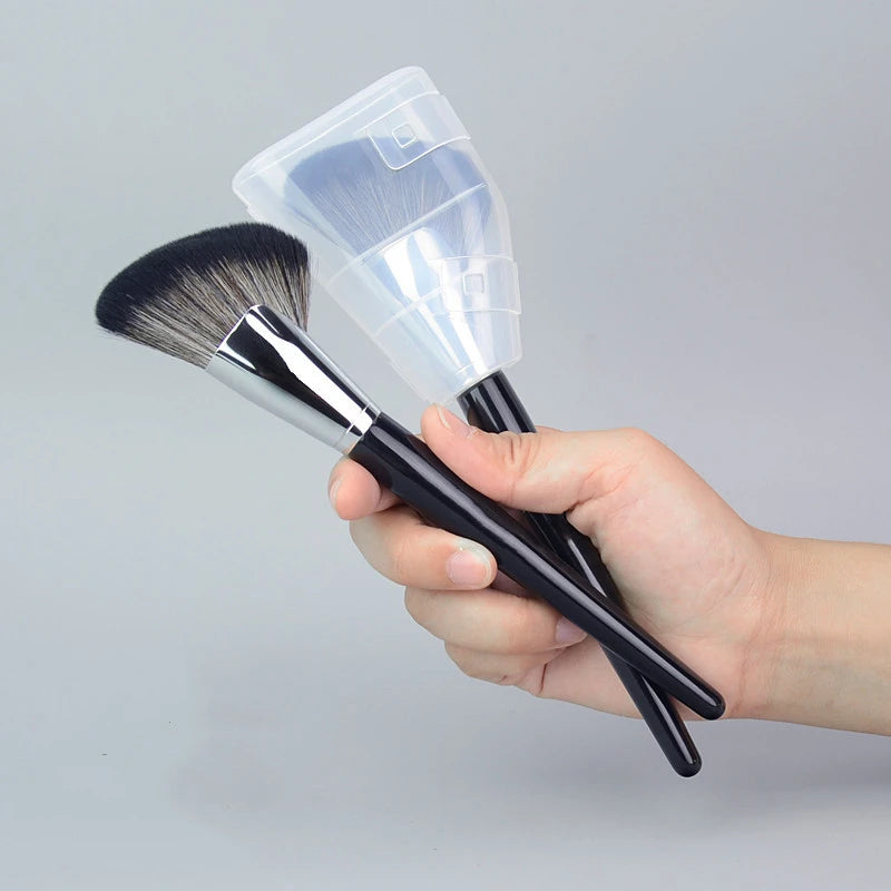 LOYBJ Fan-Shaped Face Contour Brush
