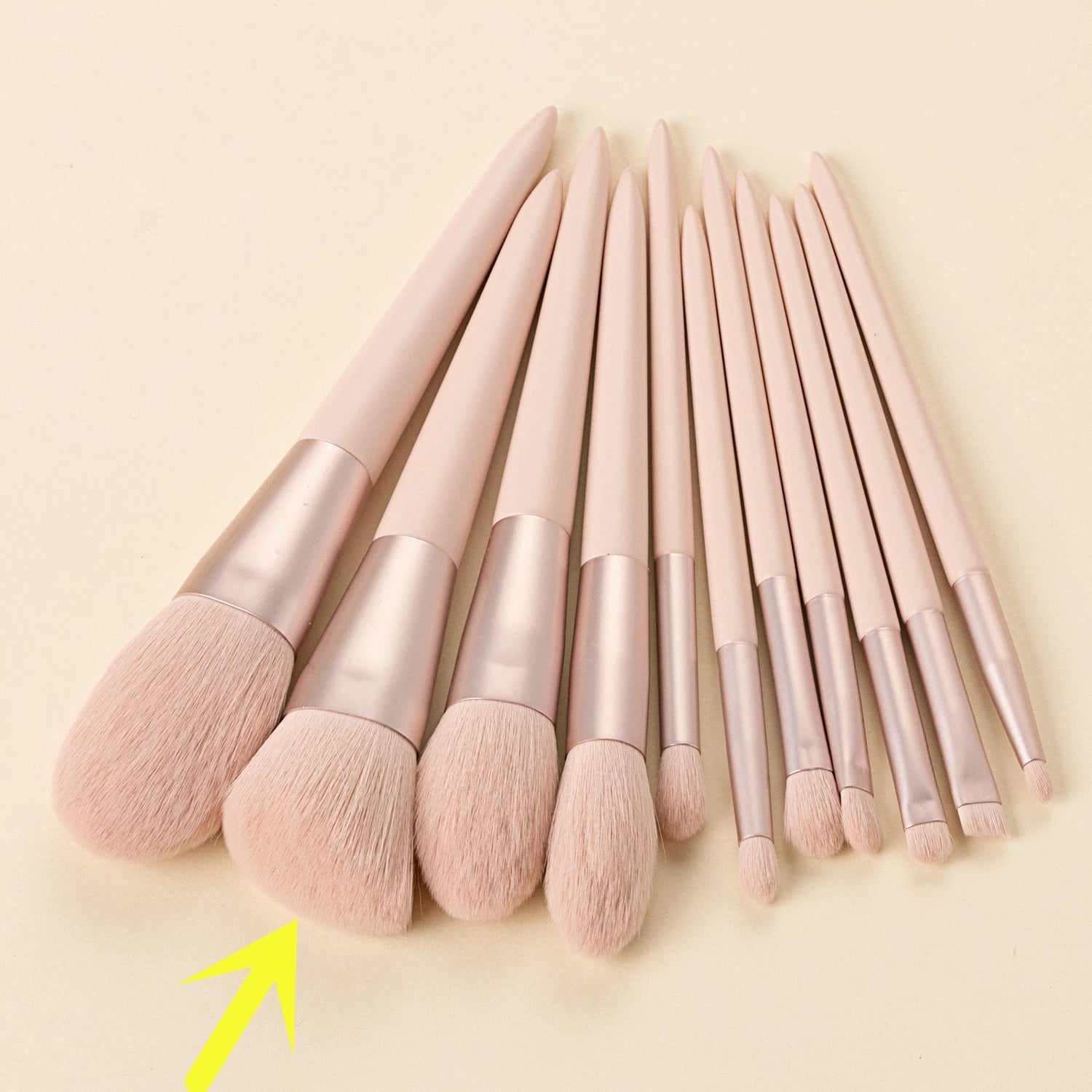 LOYBJ Fan-Shaped Face Contour Brush