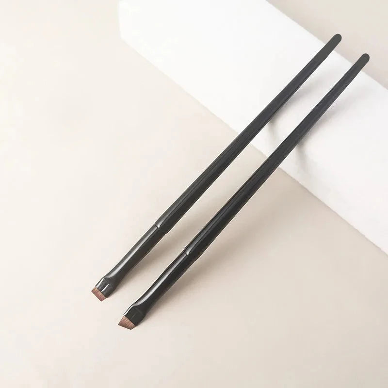 LOYBJ Angled Eyebrow & Fine Eyeliner Brush