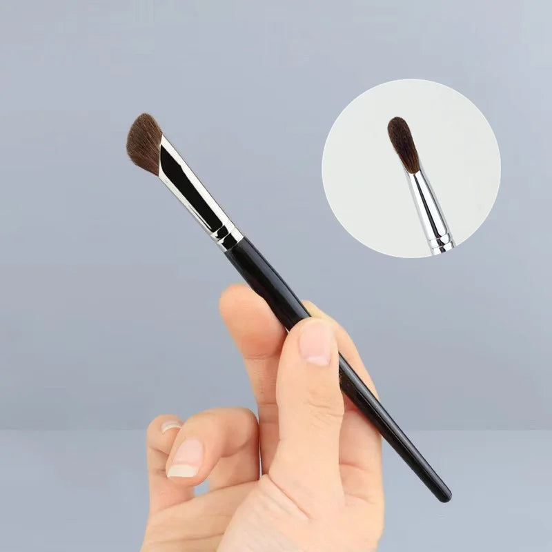 LOYBJ Angled Nose Shadow Brush