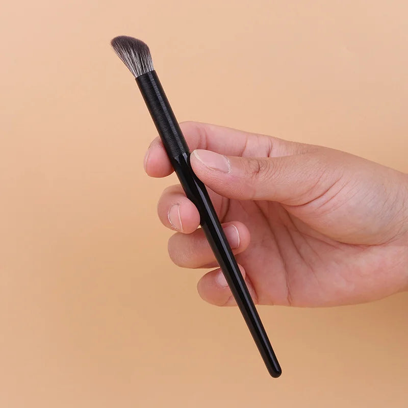 LOYBJ Angled Nose Shadow Brush