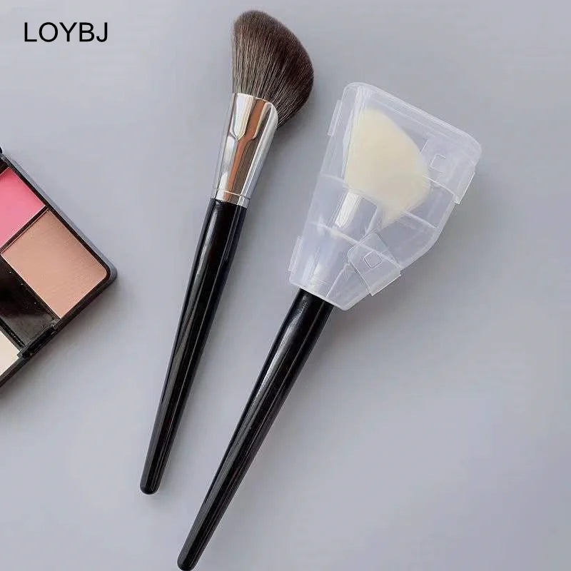 LOYBJ Fan-Shaped Face Contour Brush