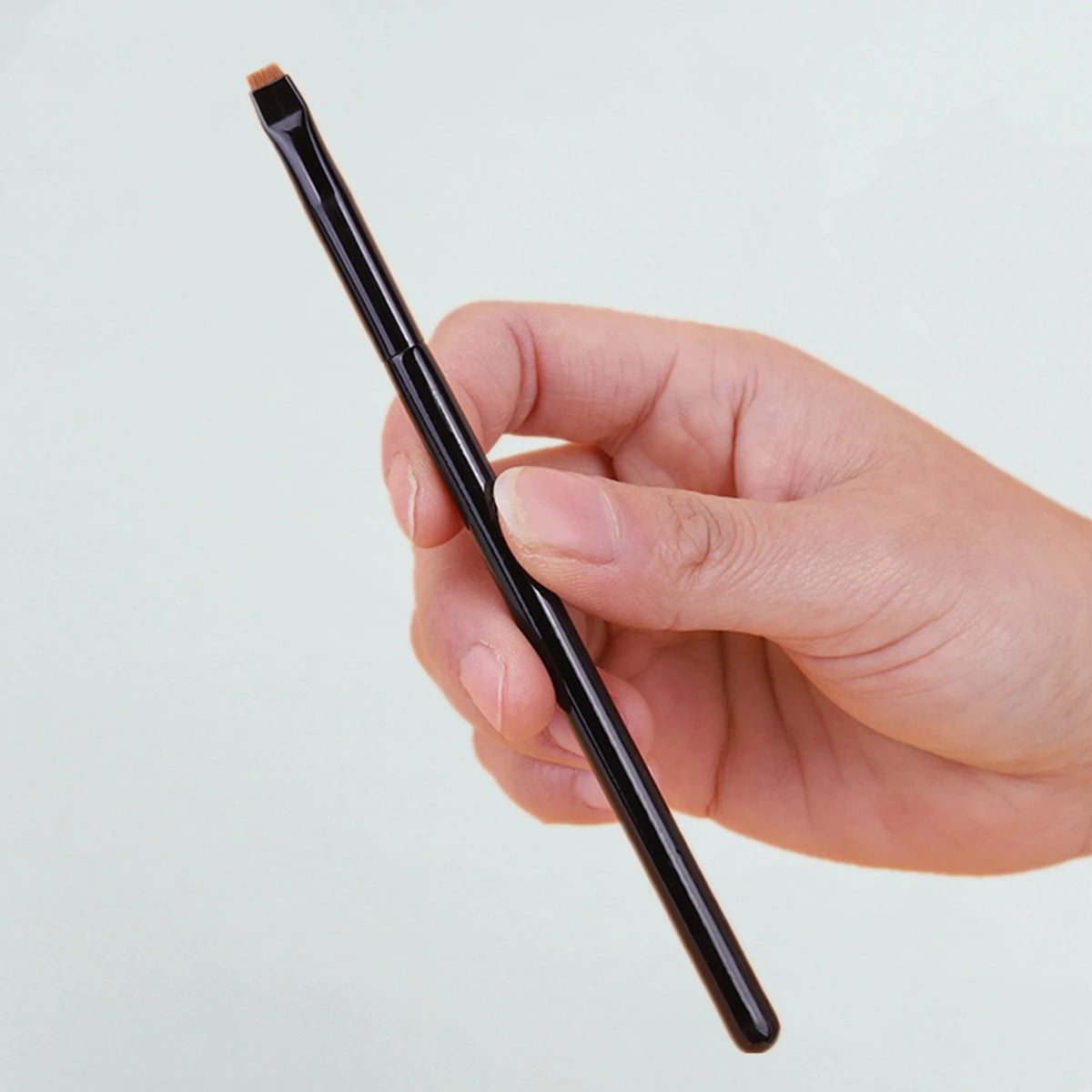 LOYBJ Angled Eyebrow & Fine Eyeliner Brush