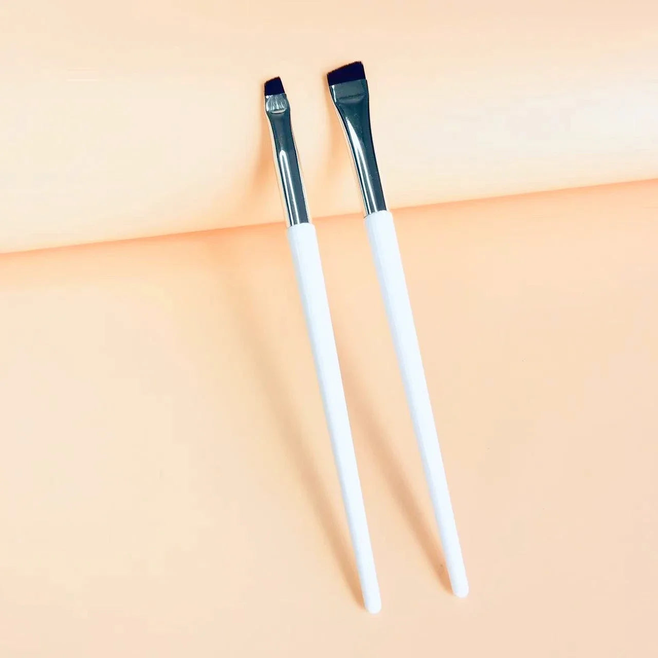 LOYBJ Super Fine Angled Eyebrow & Eyeliner Brush