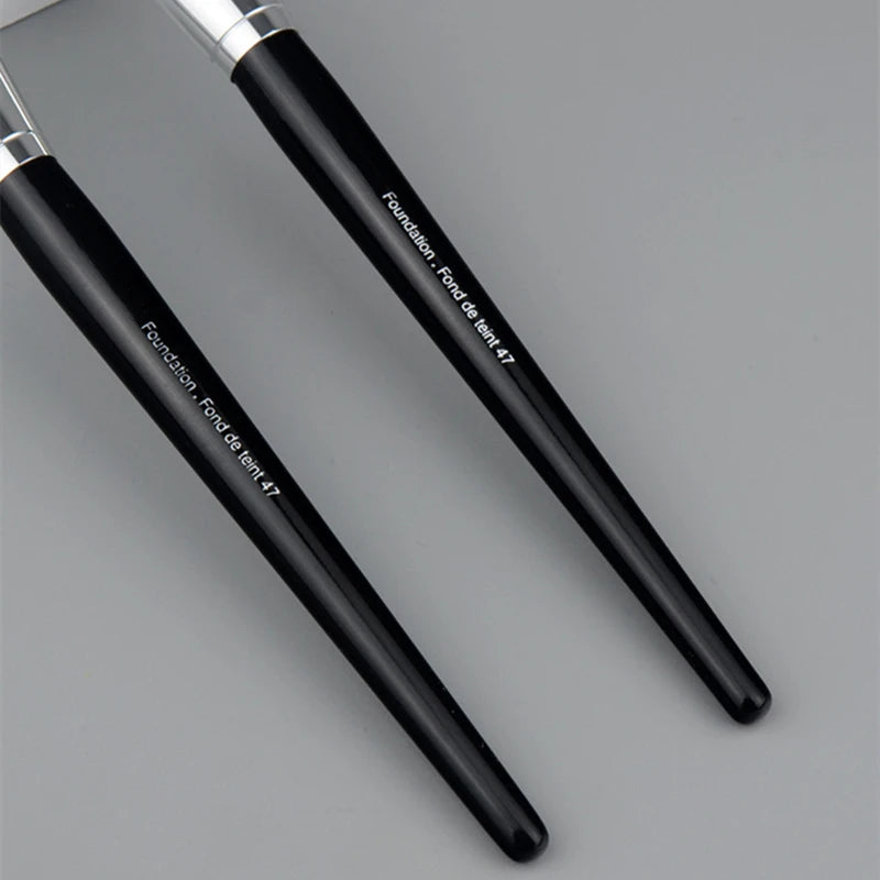 LOYBJ Foundation Brush 47