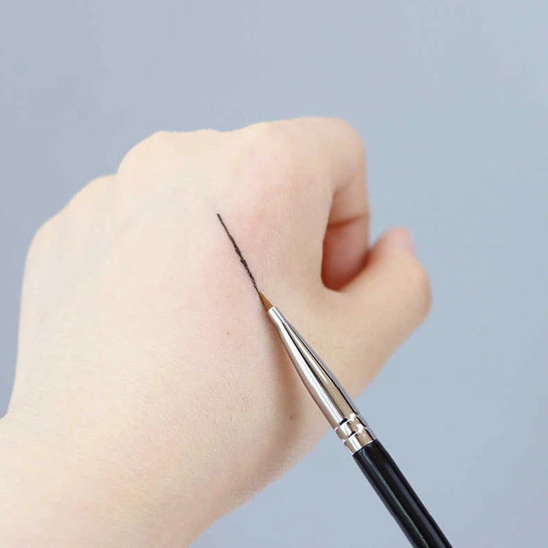 LOYBJ Bend Head Eyeliner & Concealer Brush