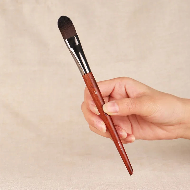 LOYBJ Professional Flat Foundation Brush