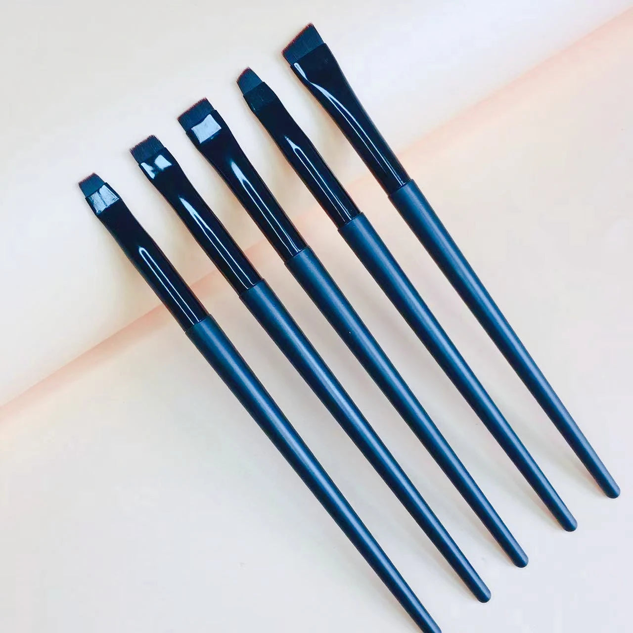 LOYBJ Super Fine Angled Eyebrow & Eyeliner Brush