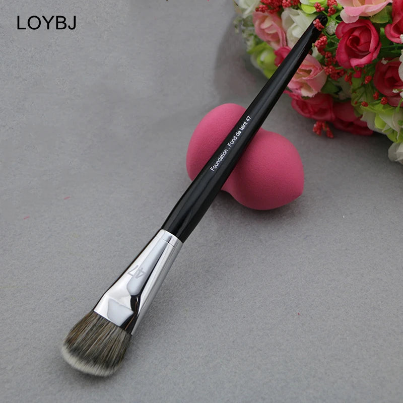 LOYBJ Foundation Brush 47