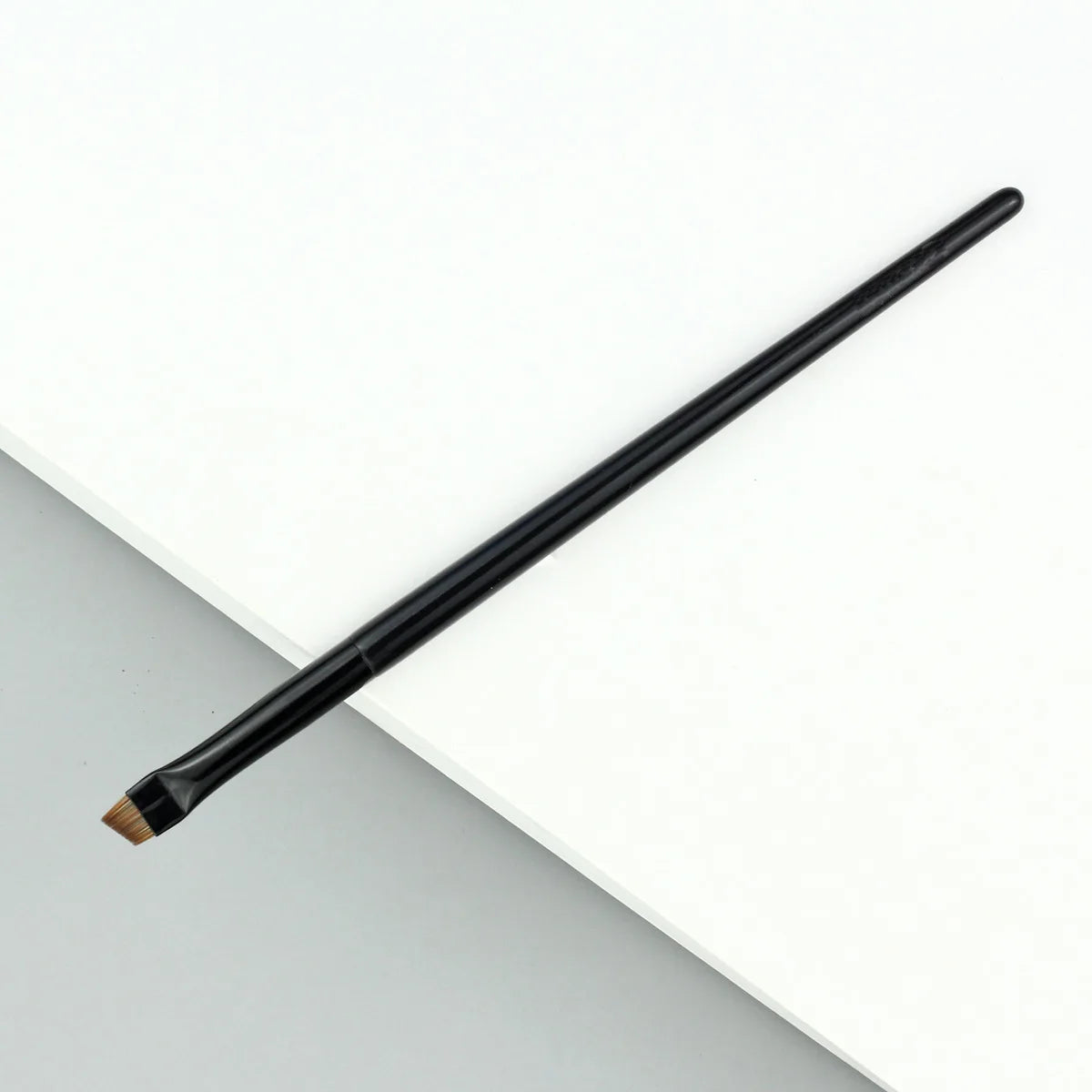 LOYBJ Angled Eyebrow & Fine Eyeliner Brush
