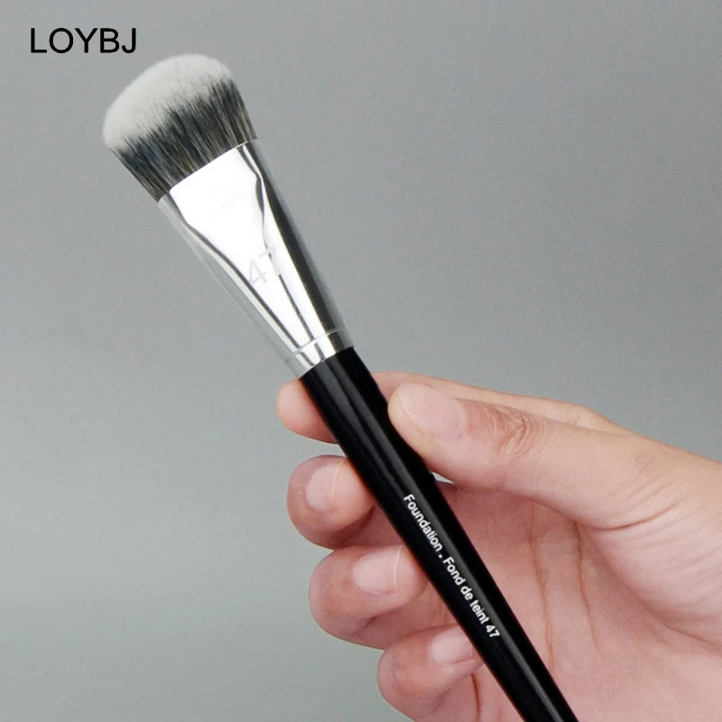 LOYBJ Foundation Brush 47