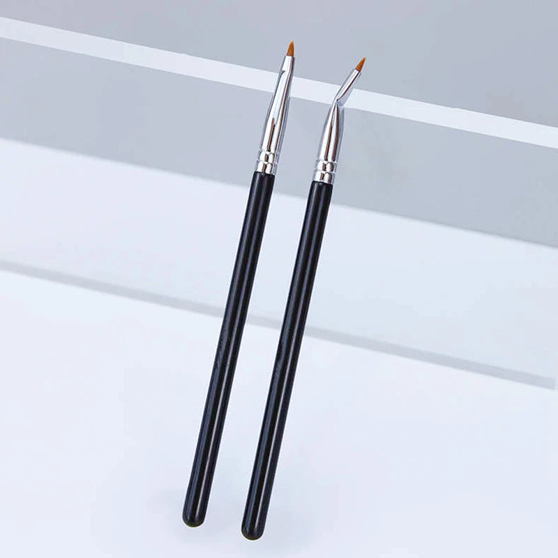 LOYBJ Bend Head Eyeliner & Concealer Brush