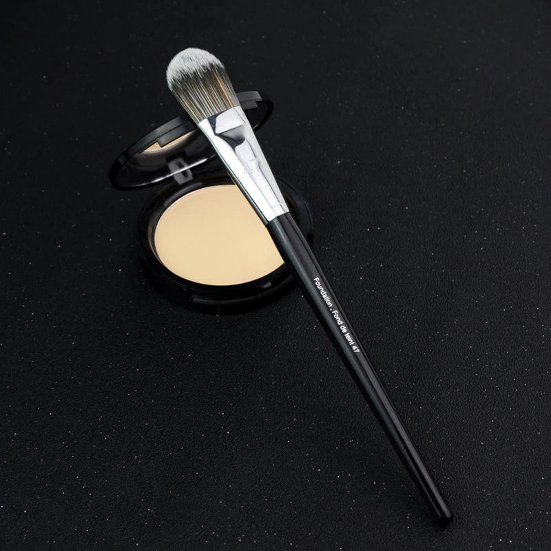 LOYBJ Foundation Brush 47
