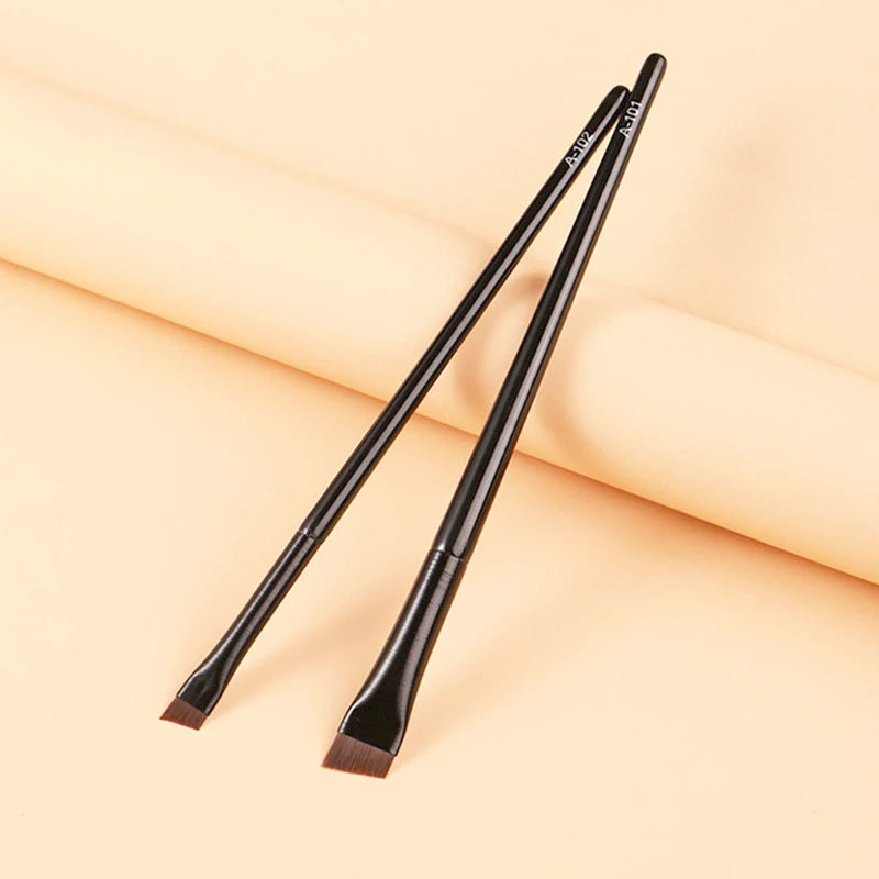 LOYBJ Super Fine Angled Eyebrow & Eyeliner Brush