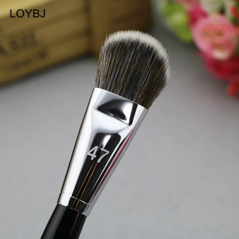 LOYBJ Foundation Brush 47