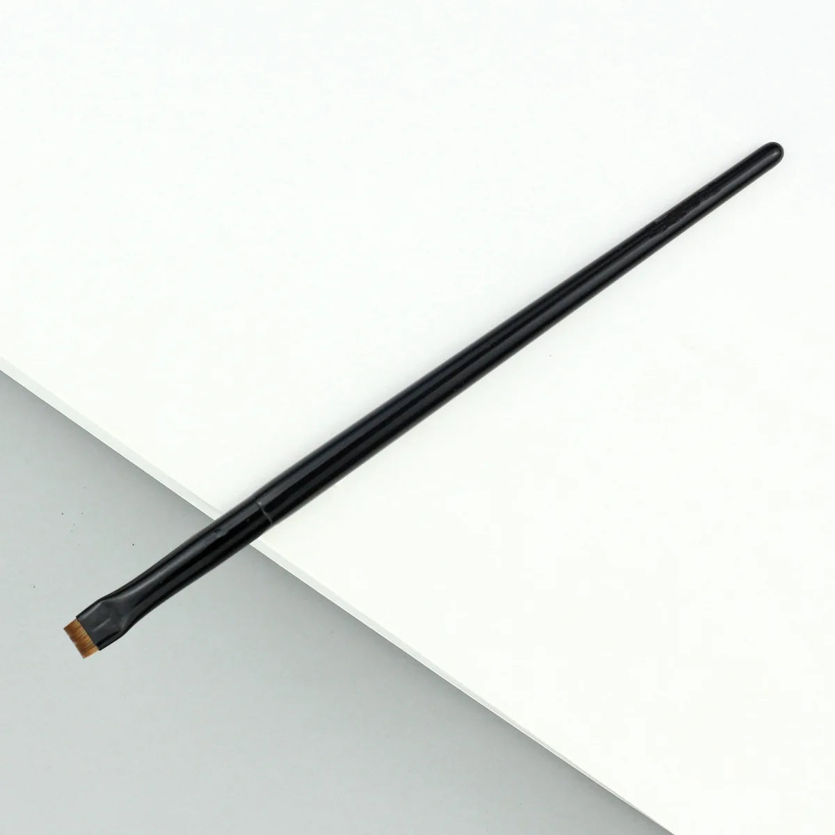 LOYBJ Angled Eyebrow & Fine Eyeliner Brush